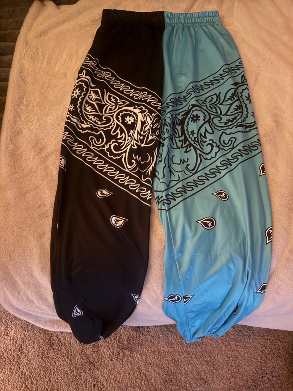 NWOT Womens large Two-Tone Bandana Print Harem Pants - Black & Light Blue